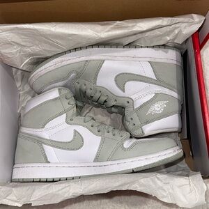 Air Jordan 1 Retro High OG (Seafoam)